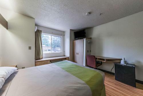 Motel 6 University