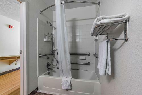 Motel 6 University