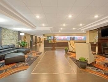 Ramada Hotel Charlotte Airport & Conference Center