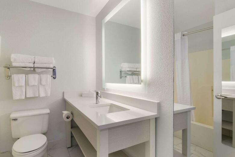 Hotel Hawthorn Suites By Wyndham Greensboro