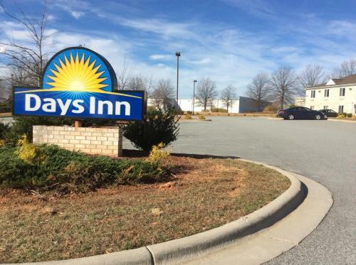 Hotel Days Inn By Wyndham Greensboro Nc