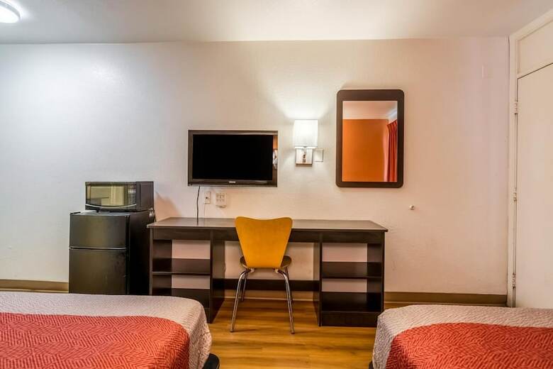 Motel 6 Lumberton