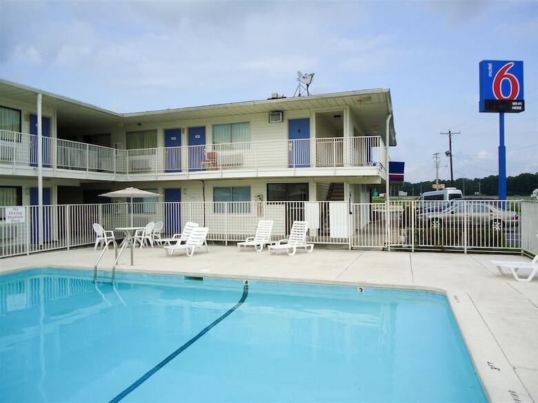 Motel 6 Lumberton