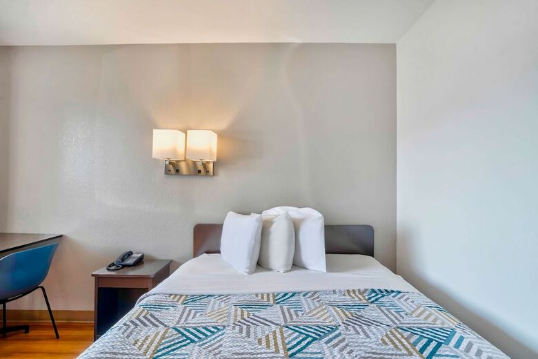 Motel 6 Lumberton