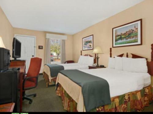 Motel Baymont Inn & Suites Sanford