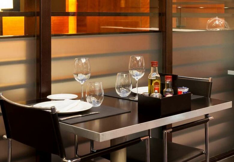 AC Hotel Le�n San Antonio By Marriott