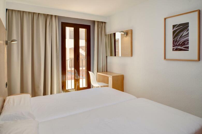 Aparthotel Protur Floriana Resort