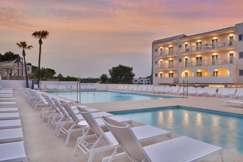 Hotel Barcel� Ponent Beach