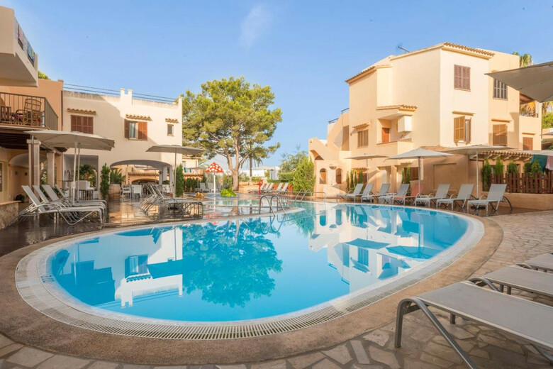 Apartamentos Playa Ferrera