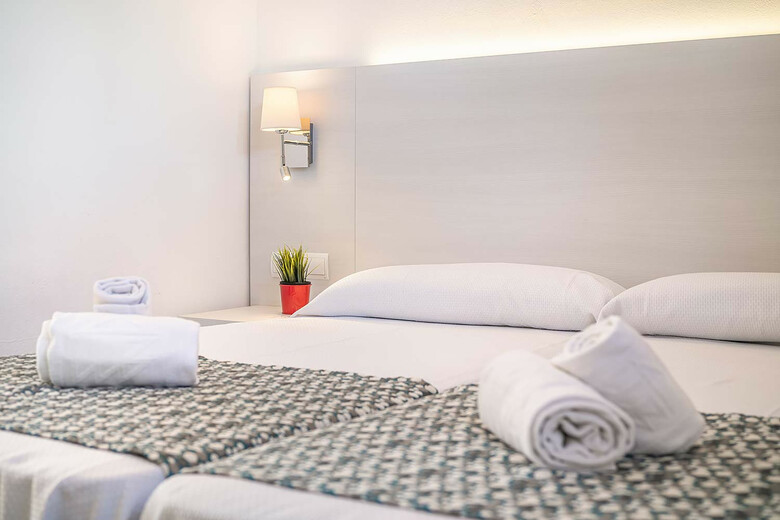 Apartamentos Playa Ferrera