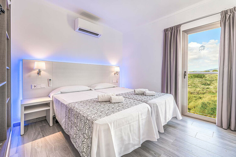 Apartamentos Playa Ferrera