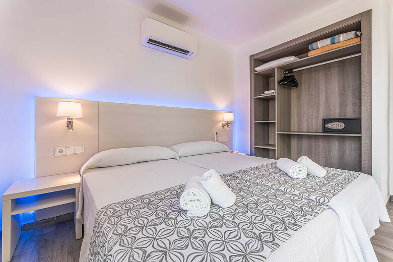 Apartamentos Playa Ferrera