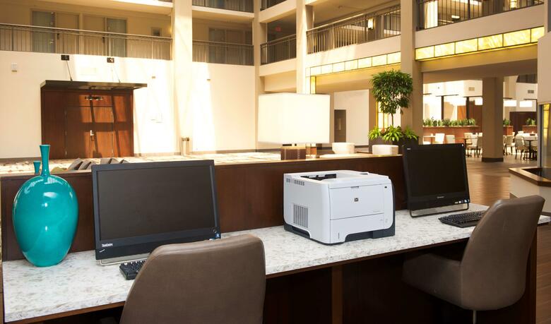 Hotel Embassy Suites By Hilton Cincinnati Northeast - Blue Ash