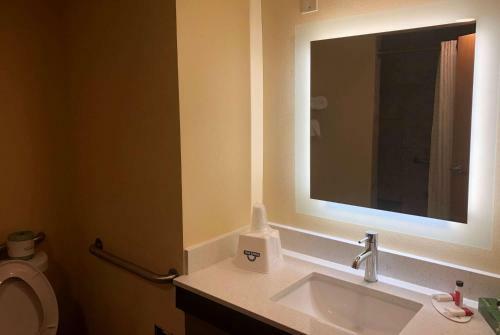 Posada Days Inn Grove City