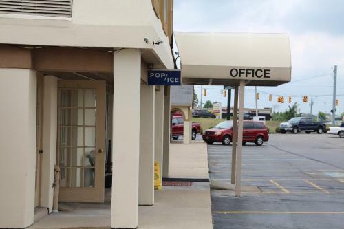 Motel Budget Inn- Troy