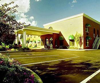 Posada South Shore Inn