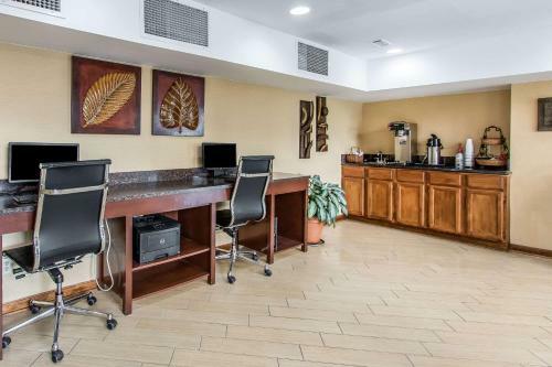 Clarion Hotel Broken Arrow