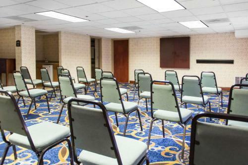 Clarion Hotel Broken Arrow
