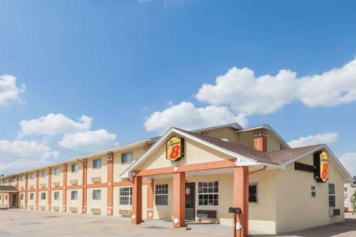 Hotel Super 8 By Wyndham Chickasha