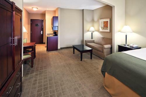 Holiday Inn Express Hotel & Suites Shawnee I-40