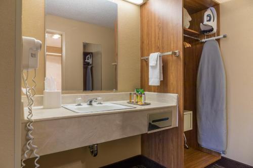 Motel Cerulean Hotel, A Running Y Property
