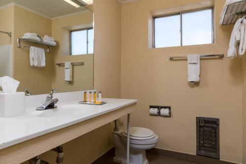Motel Cerulean Hotel, A Running Y Property