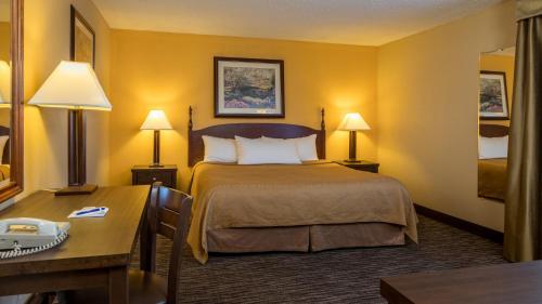 Motel Cerulean Hotel, A Running Y Property
