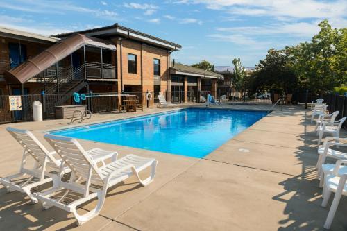 Motel Cerulean Hotel, A Running Y Property