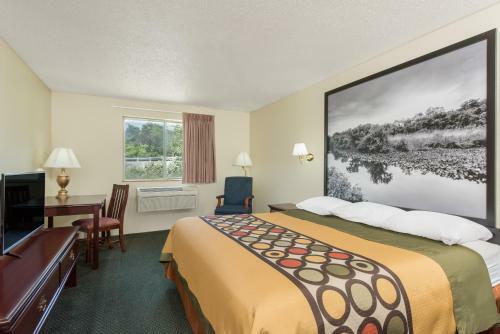 Hotel Super 8 By Wyndham Burnham/lewistown