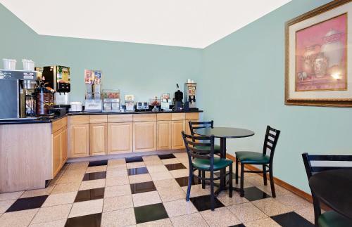 Hotel Super 8 By Wyndham Carlisle-south
