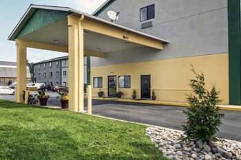 Hotel Super 8 Lancaster