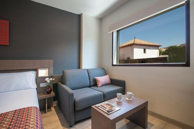 Hotel Granada By Pierre Vacances