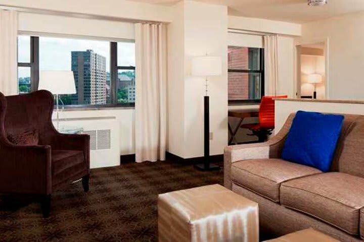 Doubletree By Hilton Hotel & Suites Pittsburgh Downtown
