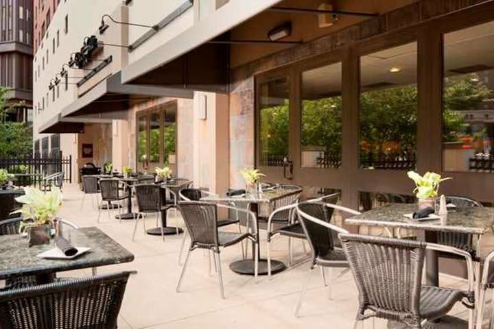 Doubletree By Hilton Hotel & Suites Pittsburgh Downtown