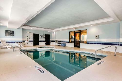 Hotel Comfort Suites Near Mcas Beaufort