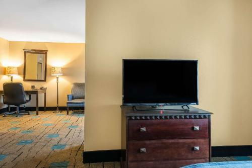Hotel Comfort Suites Near Mcas Beaufort