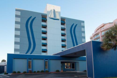 Hotel Schooner Beach And Racquet Club