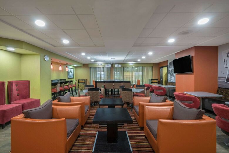 Hotel La Quinta By Wyndham Clarksville