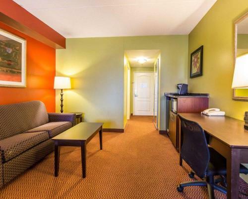 Hotel Comfort Suites East Knoxville
