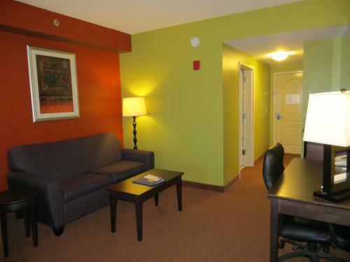 Hotel Comfort Suites East Knoxville