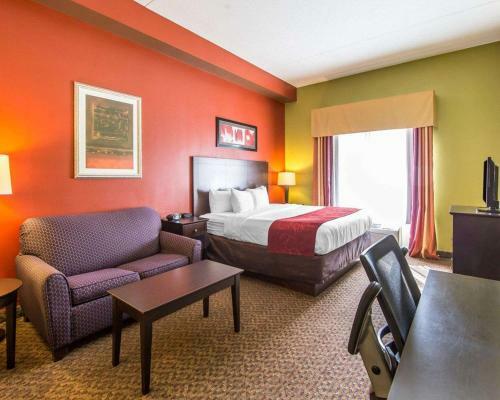 Hotel Comfort Suites East Knoxville