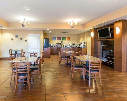 Hotel Comfort Suites East Knoxville