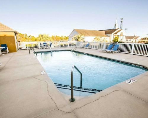 Hotel Sleep Inn & Suites Near Outlets
