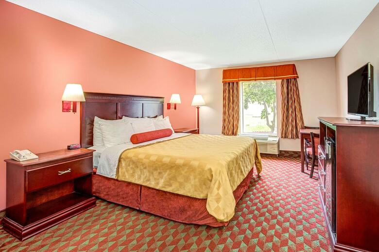 Ramada Murfreesboro Hotel