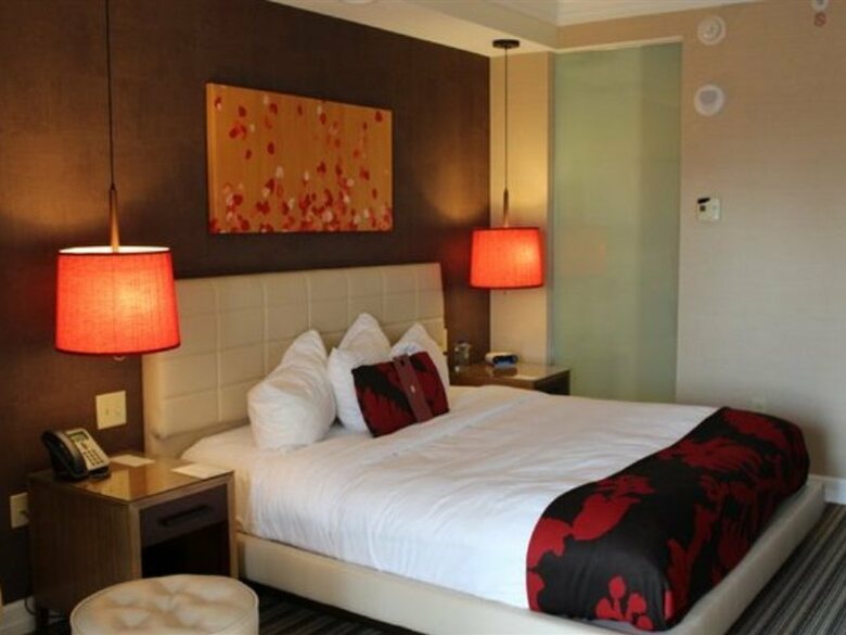 Hutton Hotel
