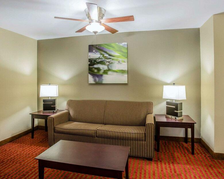 Hotel Quality Suites Nashville Airport