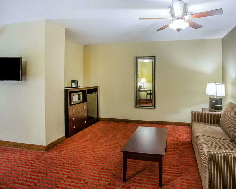 Hotel Quality Suites Nashville Airport