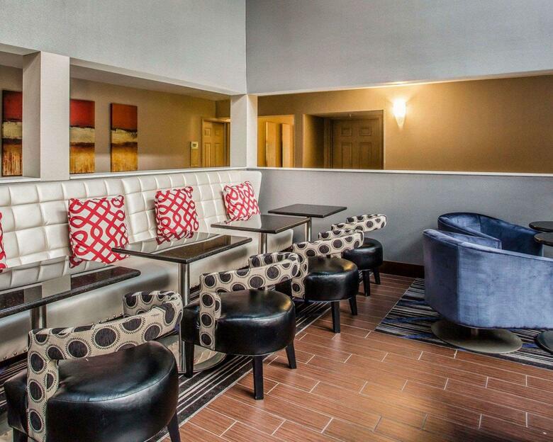 Hotel Quality Suites Nashville Airport