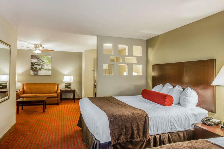Hotel Quality Suites Nashville Airport
