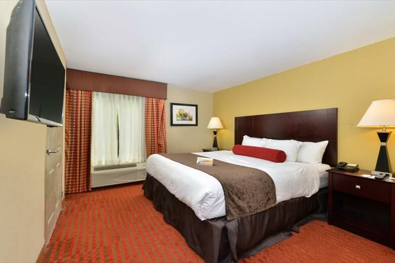 Hotel Quality Suites Nashville Airport